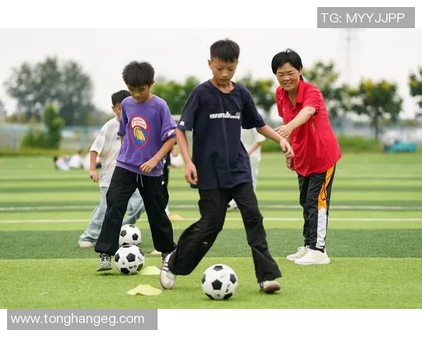 足球明星儿童版:小小球员的梦想与成长之路 足球明星儿童版:小小球员的梦想与成长之路