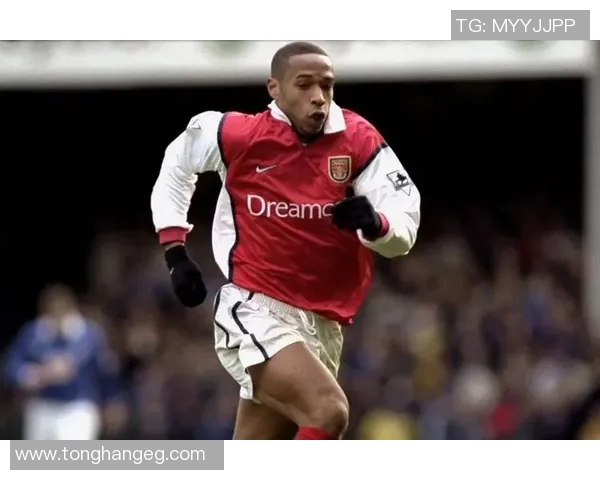 足球明星辉煌成就与荣誉的精彩回顾与分析 足球明星辉煌成就与荣誉的精彩回顾与分析